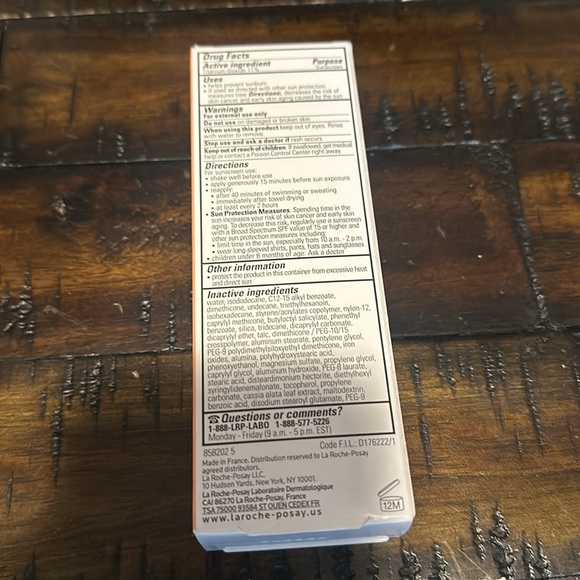 La Roche Posay Anthelios Tinted Mineral Sunscreen SPF 50 - Picture 2 of 2